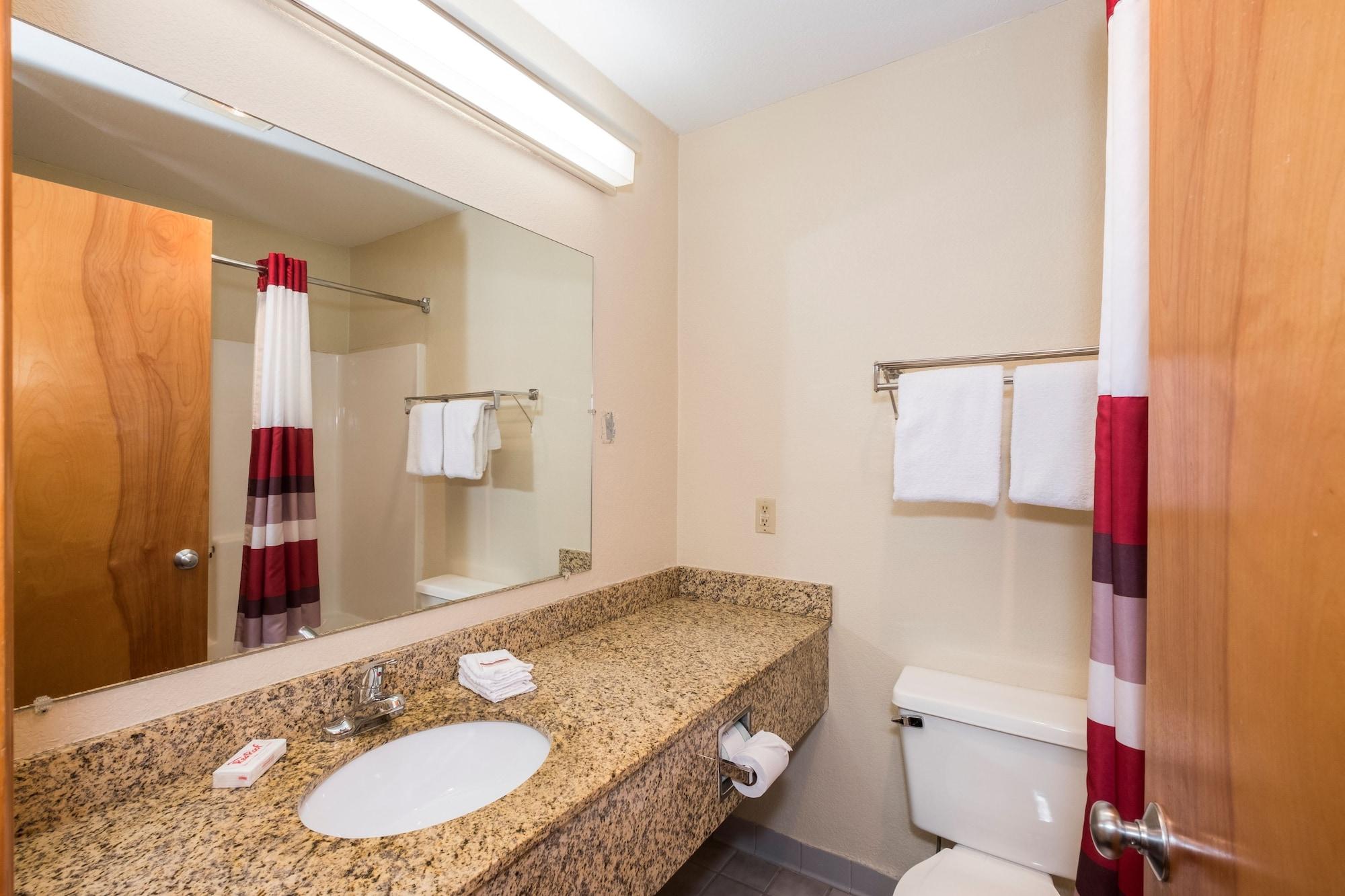 Red Roof Inn & Suites Middletown - Franklin Bagian luar foto