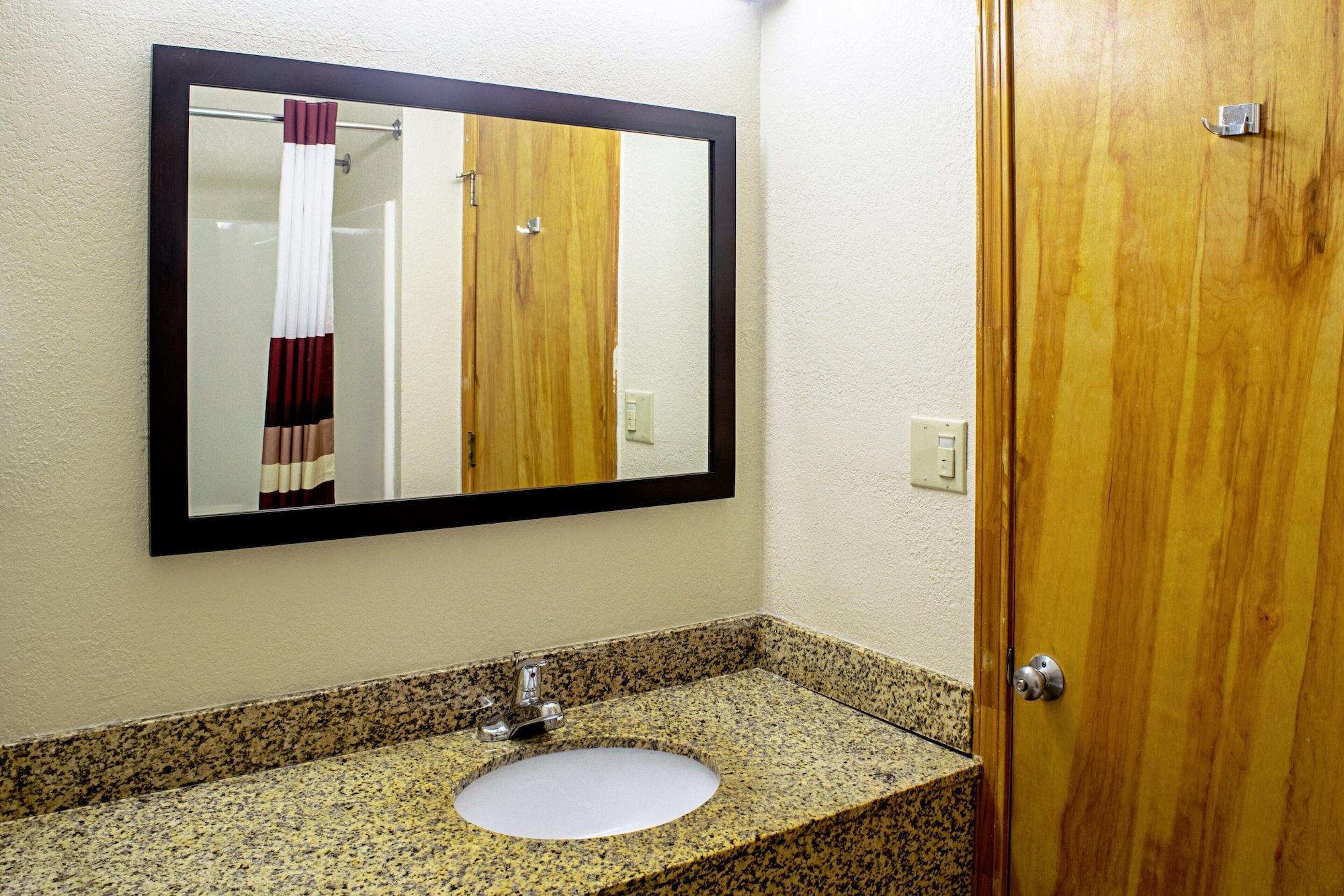 Red Roof Inn & Suites Middletown - Franklin Bagian luar foto